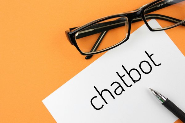 Comment intégrer les chatbots dans une stratégie de marketing digital pour améliorer le service client ?